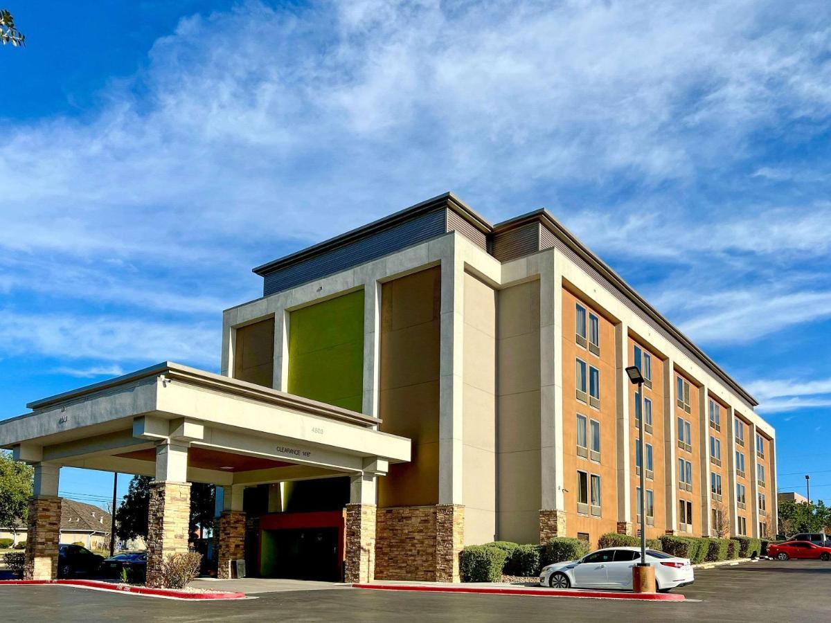 Hotel Clarion Pointe near Medical Center San Antonio Esterno foto